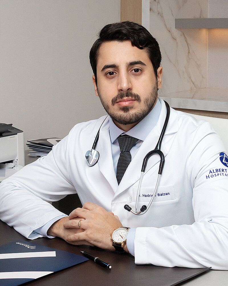 Bem-vindo ao consult&oacute;rio do Dr. Hadrien Balzan, cardiologista com forma&ccedil;&atilde;o de excel&ecirc;ncia pela Universidade de S&atilde;o Paulo (USP) e pelo Instituto do Cora&ccedil;&atilde;o (InCor), refer&ecirc;ncia em cardiologia na Am&eacute;rica Latina. Al&eacute;m de ter realizado fellow em ecocardiografia no Hospital Alem&atilde;o Oswaldo Cruz.

Aqui, o cuidado com o seu cora&ccedil;&atilde;o &eacute; realizado com precis&atilde;o, aten&ccedil;&atilde;o aos detalhes e foco na preven&ccedil;&atilde;o, buscando sempre o equil&iacute;brio entre sa&uacute;de, qualidade de vida e bem-estar.

Atendimento humanizado em Maring&aacute;, com estrutura moderna e acompanhamento cont&iacute;nuo para todas as fases da sua sa&uacute;de cardiovascular.

Dr. Hadrien Balzan &eacute; cardiologista cl&iacute;nico com trajet&oacute;ria acad&ecirc;mica e profissional s&oacute;lida. Realizou resid&ecirc;ncia em Cl&iacute;nica M&eacute;dica pela USP/SP&nbsp;e resid&ecirc;ncia em Cardiologia no Instituto do Cora&ccedil;&atilde;o (InCor) da USP &ndash; o maior e mais prestigiado hospital cardiol&oacute;gico da Am&eacute;rica Latina.

Com ampla experi&ecirc;ncia no diagn&oacute;stico, preven&ccedil;&atilde;o e tratamento das doen&ccedil;as cardiovasculares, Dr. Hadrien atende desde pacientes assintom&aacute;ticos que buscam check-up cardiol&oacute;gico at&eacute; atletas amadores e profissionais, bem como pessoas que j&aacute; convivem com doen&ccedil;as do cora&ccedil;&atilde;o.